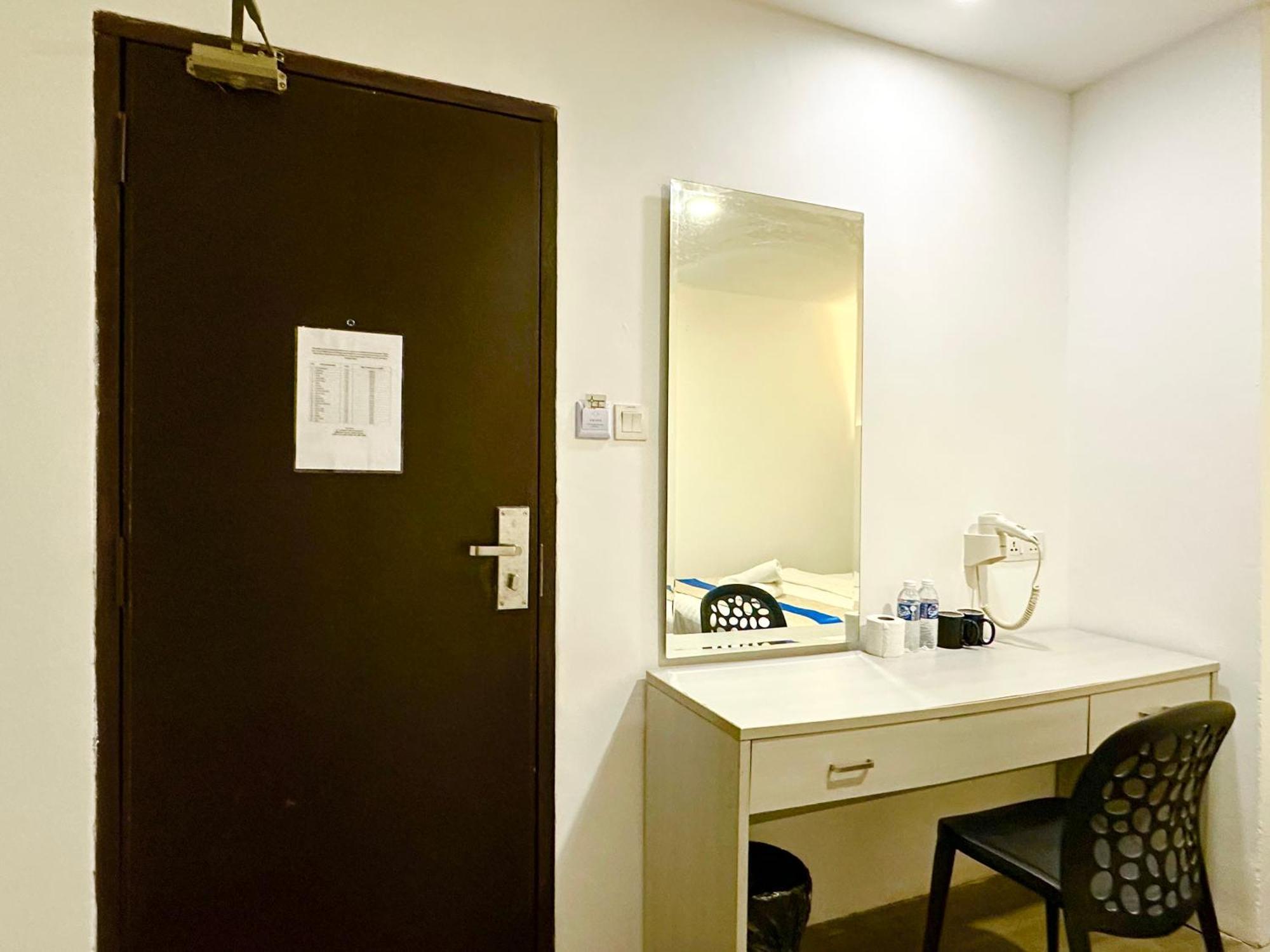 Park Hotel Kota Kinabalu Bagian luar foto